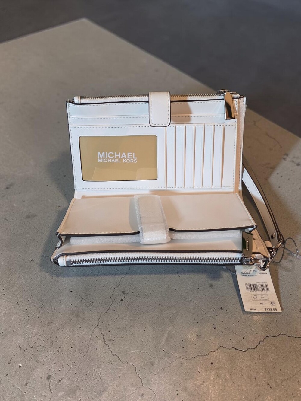 Nwt Michael Kors White Signature Tote with Wristlet Accent - Picture 10 of 10
